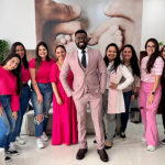 Oluwatosin Tolulope Ajidahun explica que o uso prolongado de anticoncepcionais hormonais pode atrasar o retorno da fertilidade, mas geralmente é reversível.